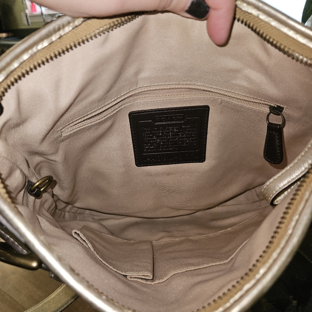 COACH CROSSBODY off white and gold crossbody purse - Picture 2 of 7
